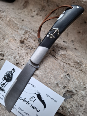 NAVAJA MARINERA PICO LORO LUJO